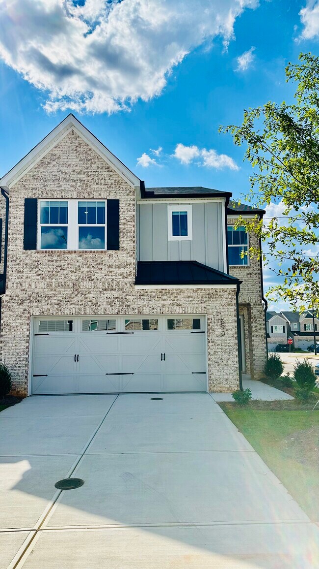 Building Photo - 690 Gabby Pt SW