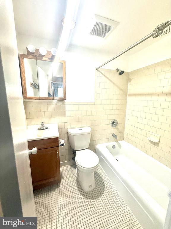 Building Photo - 4600 Duke St