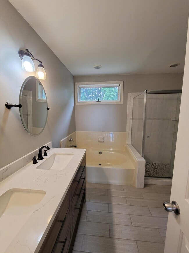 Building Photo - 2149 Palomar Trace Dr