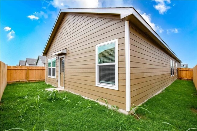 Building Photo - 328 Mica Trl