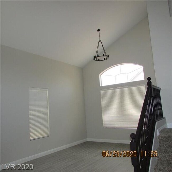 Building Photo - Beautiful 3 Bedroom/2.5 Baths in Summerlin
