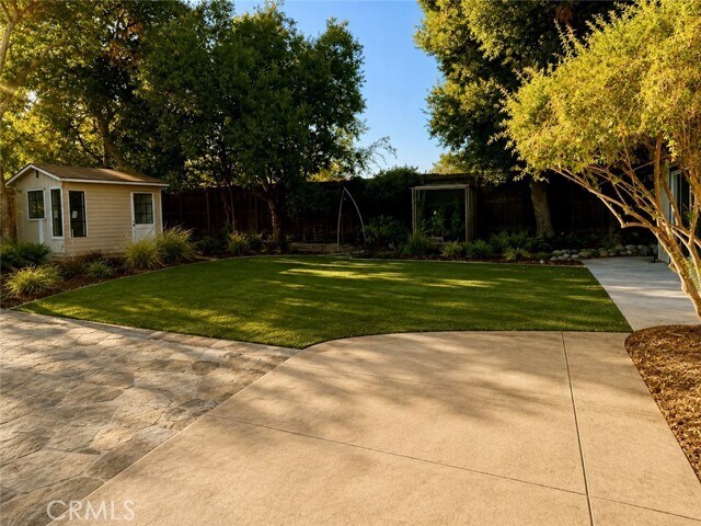 Building Photo - 9625 Aqueduct Ave