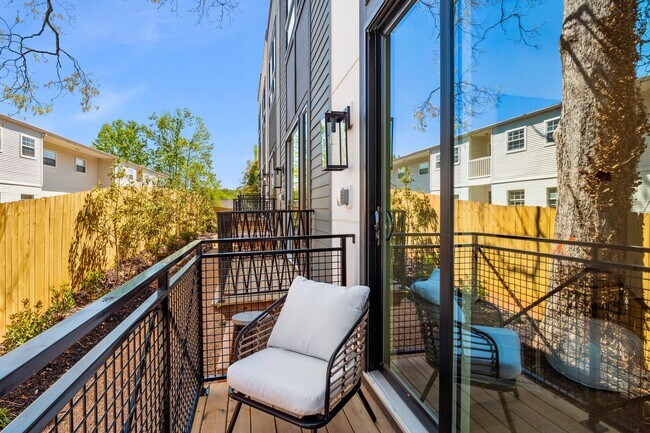 Building Photo - Pelham Square