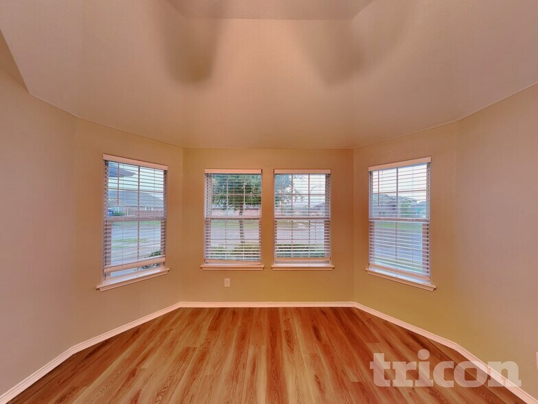 Building Photo - 5401 Creek Hill Ln
