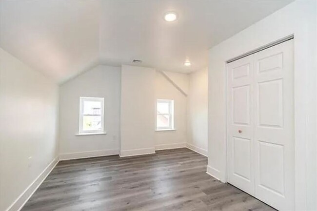 Building Photo - Brand New 4 Bedroom / 3.5 Bathroom Townhom...