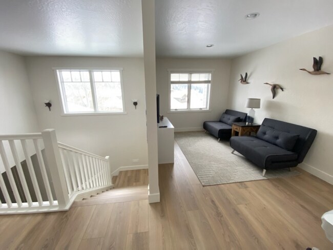 Building Photo - 2048 Marina Ct