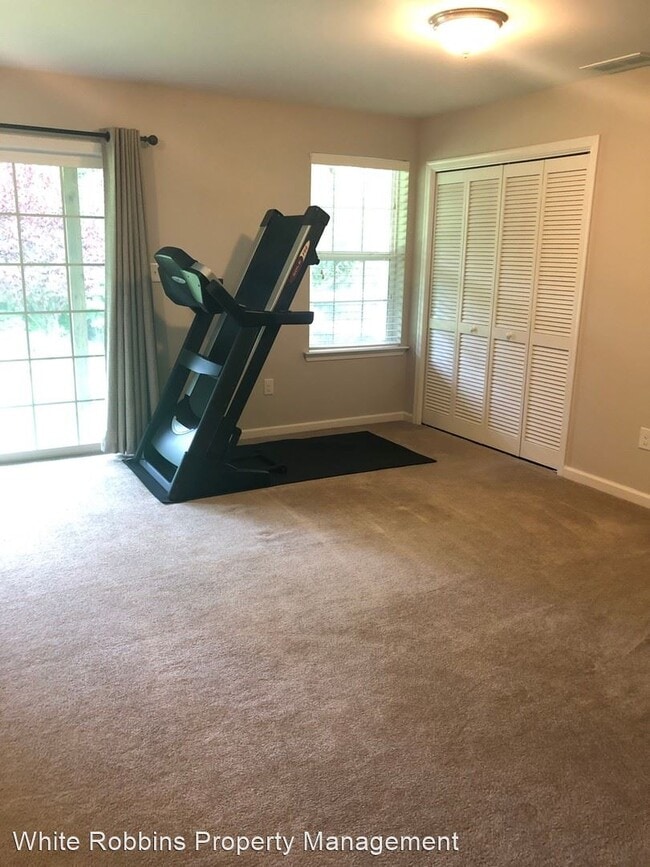 Building Photo - 3 br, 2.5 bath House - 353 Latrobe Dr