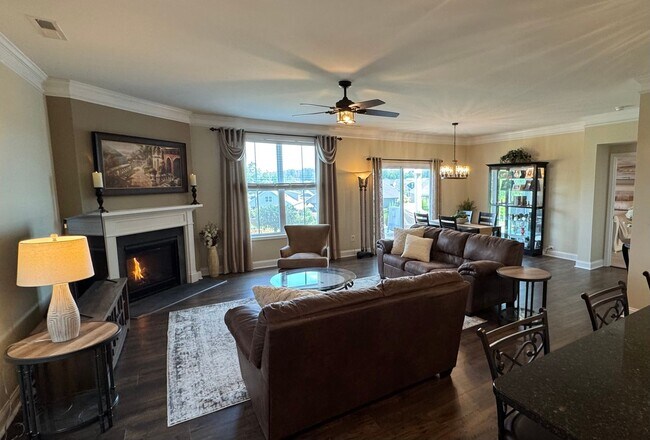 Building Photo - Beautiful 4 Bedroom Single Family Home