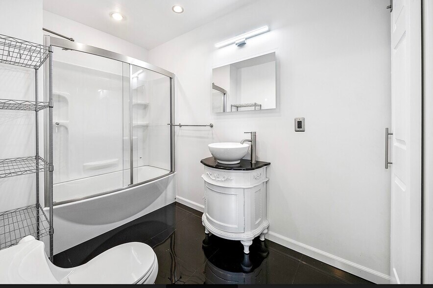 Master Ensuite Bathroom - 8 Calvert Ave