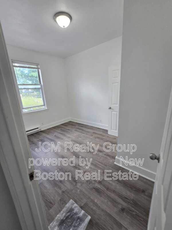 Building Photo - 128 Shawmut St