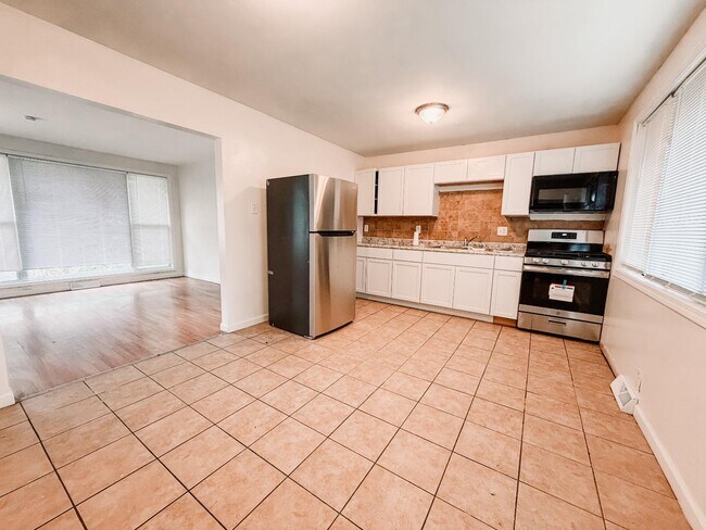 Building Photo - 10229 Edgefield Dr