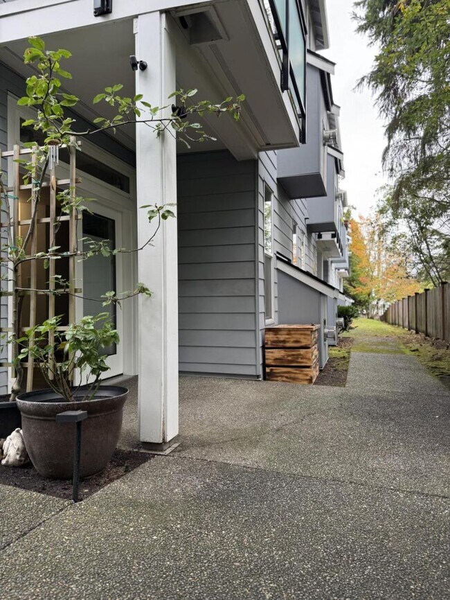Building Photo - 1 bedroom in Edmonds WA 98026