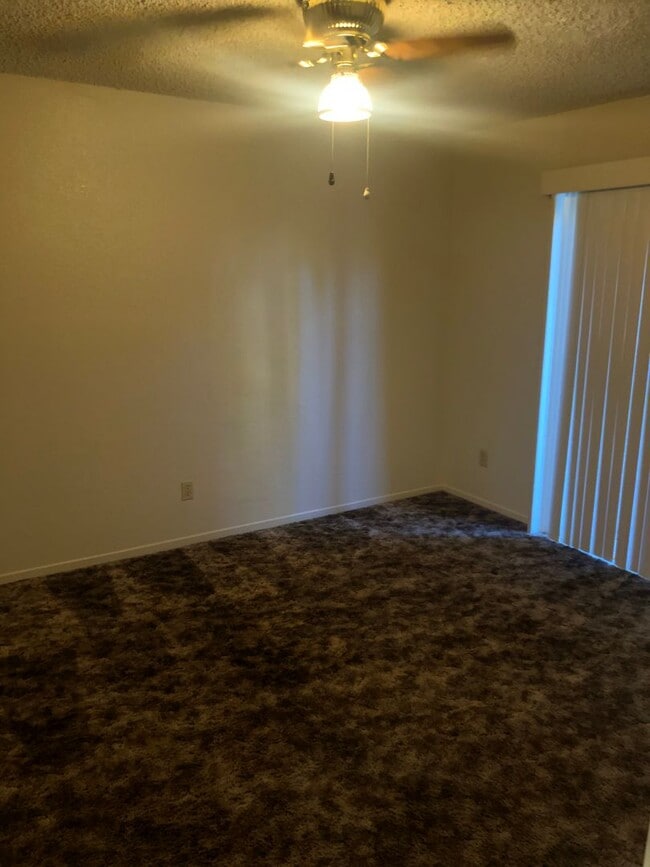 Building Photo - 2512 Standiford Ave