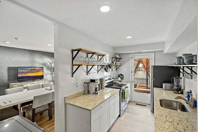 Building Photo - 3303 Water St NW