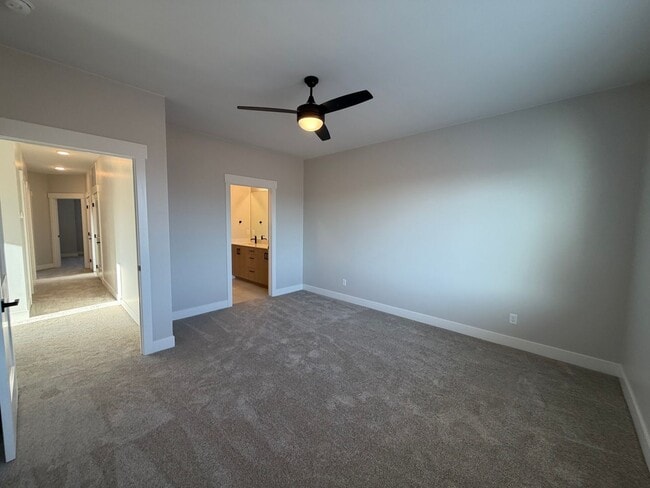 Building Photo - BRAND NEW TOWNHOME FOR RENT BY CRIMSON CLIFFS!