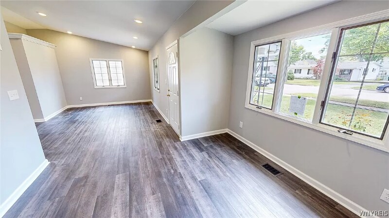 Building Photo - 222 Dupont Ave