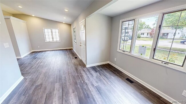 Building Photo - 222 Dupont Ave