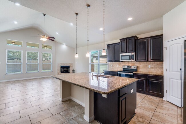 Building Photo - Nice 3-Bedroom 2-Bathroom Home in Highland...