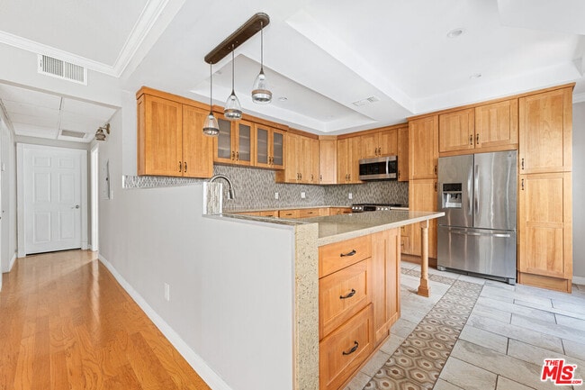 Building Photo - 14937 Dickens St