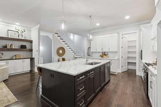 Building Photo - 2974 Hermance Dr NE