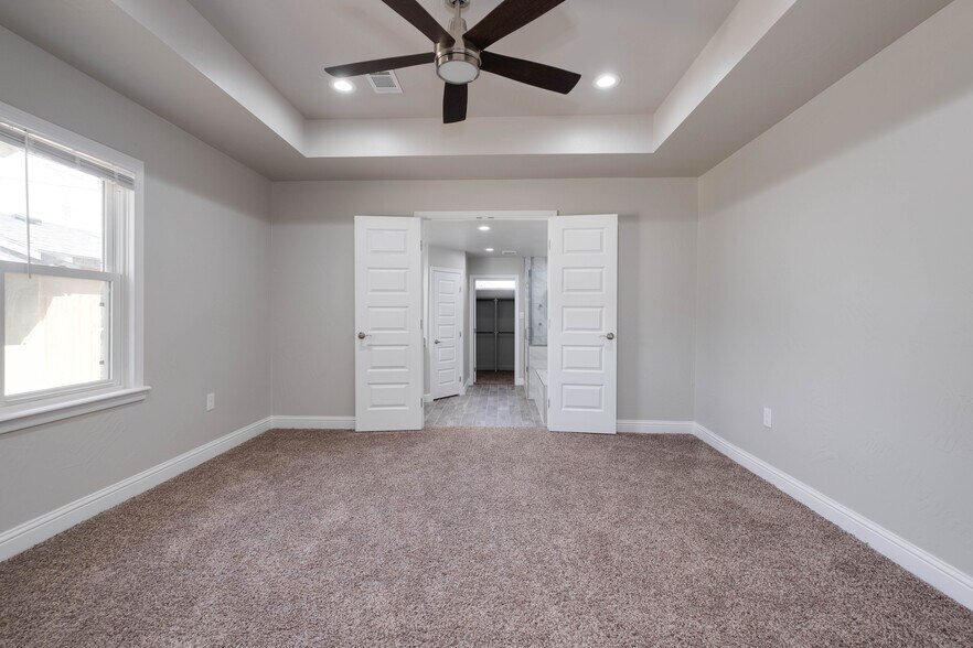 Building Photo - 2007 7th Ave