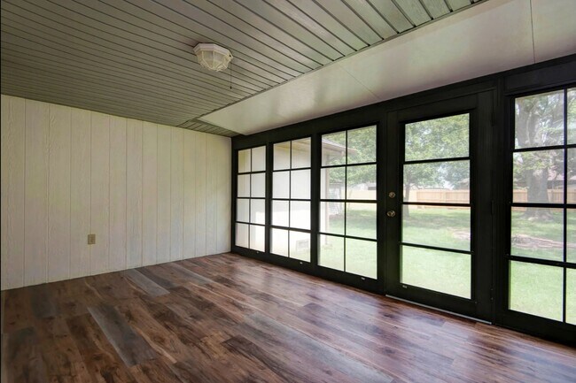 Building Photo - 2626 N Wildberry Ct