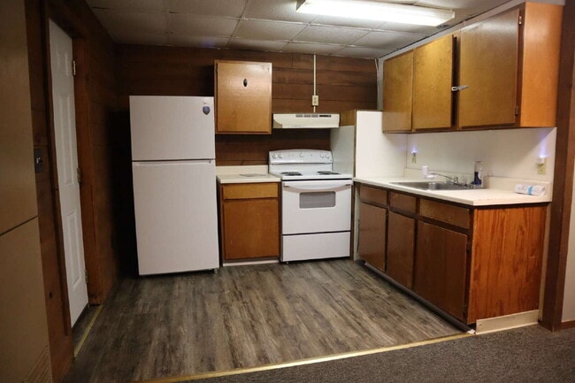 Building Photo - Studio Apartment near downtown Canton and St. Lawrence University