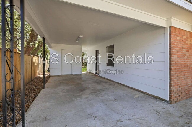 Building Photo - 16205 Seville Ct