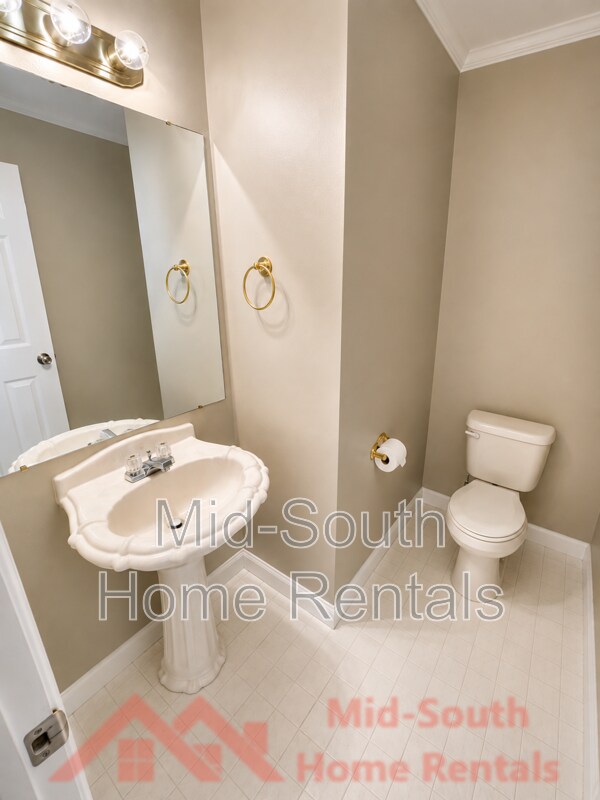 Building Photo - 9901 Woodland Bend Dr