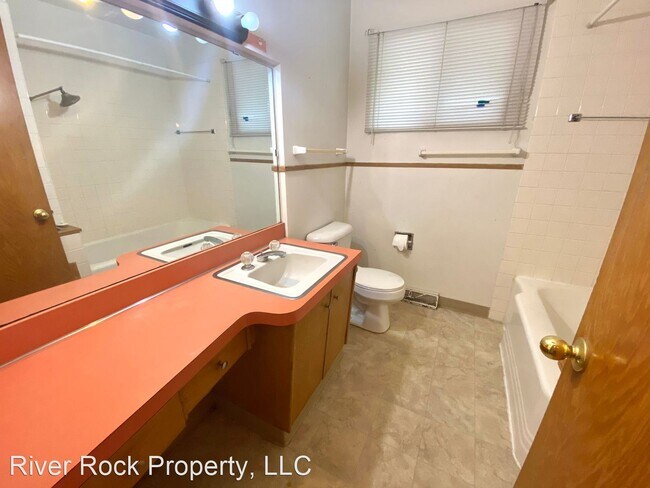 Building Photo - 2 br, 1 bath House - 1805 4th St S North Unit