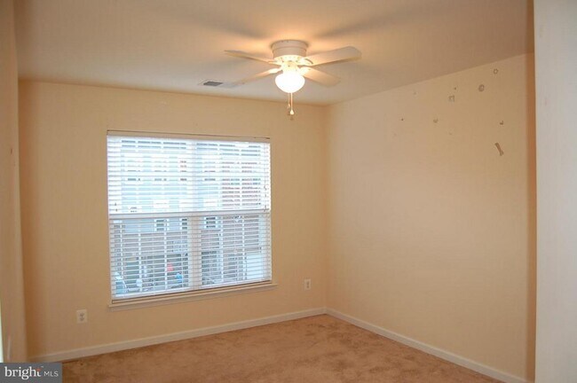 Building Photo - 12699 Lakeside Ct