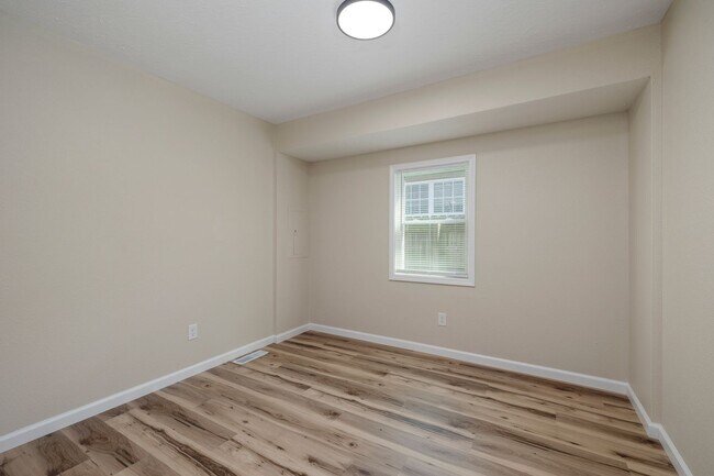 Building Photo - 1653 N Patterson Ave