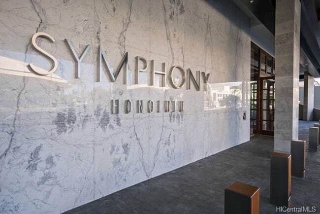 Building Photo - Symphony Honolulu! Luxurious 3 bedroom 2 bathroom in Kakaako with 2 assigned parking stall