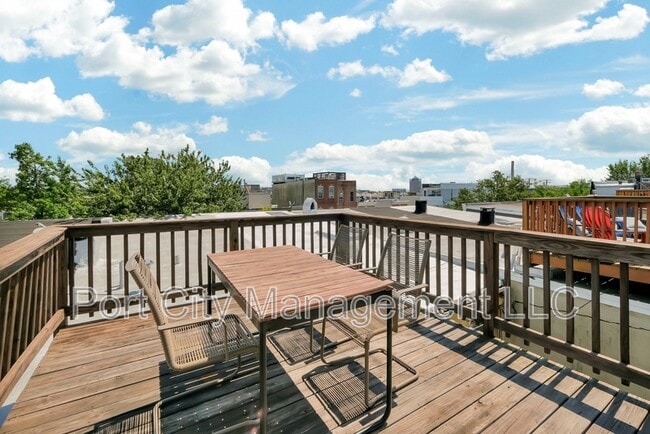 Building Photo - 504 S Milton Ave