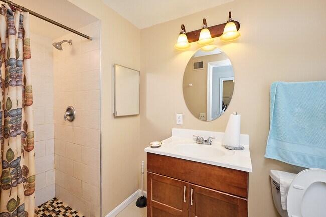 Building Photo - 9124 Orchard Brook Dr