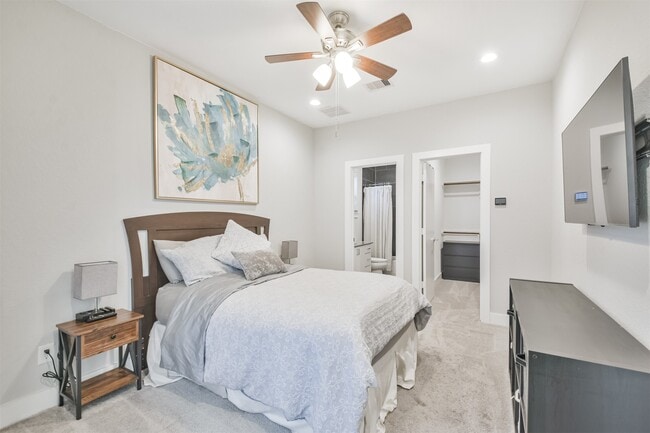 Building Photo - 8411 Hempstead Rd