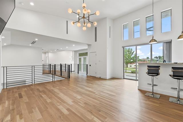 Building Photo - 6411 Royal Ln