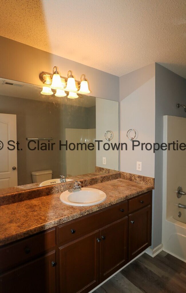 Building Photo - Totally Remodeled Tri-Plex in Lincoln School System