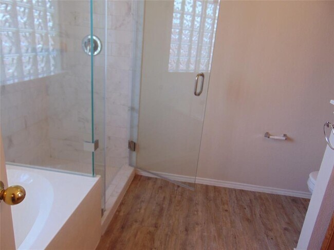 Building Photo - 4482 Mather