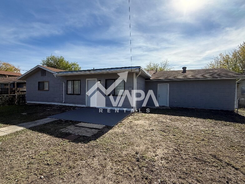 Building Photo - 551 Bertetti Dr