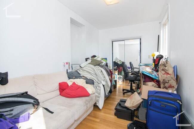 Building Photo - Beautiful apartment/ great value in Bright...