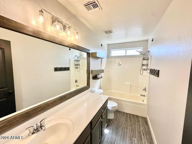 Building Photo - 11569 W Cinnabar Ave