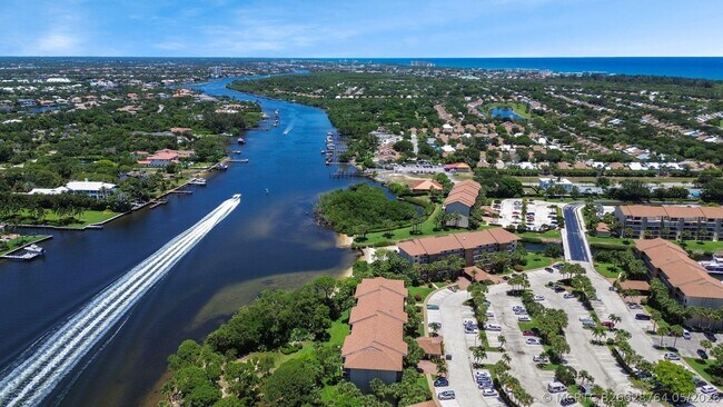 Building Photo - 1701 Marina Isle Way