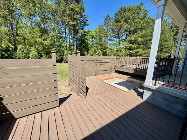 Building Photo - Multiple Applications! Application deadlin...