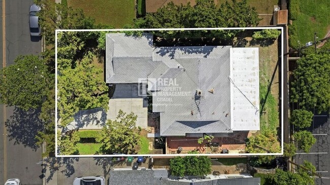 Building Photo - 726 primrose-