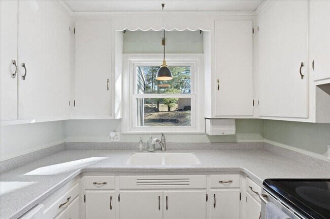 Building Photo - 313 S Midvale Blvd