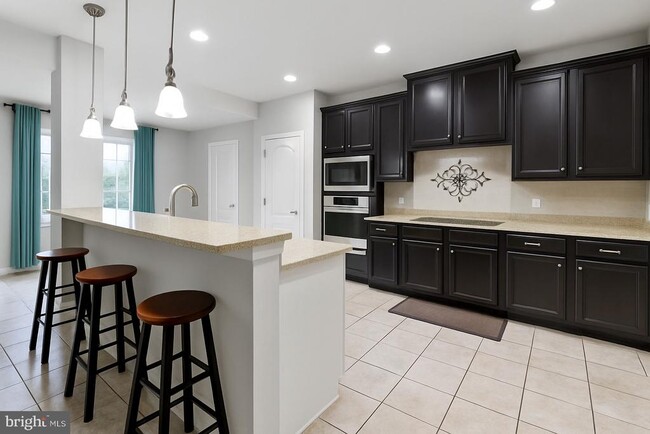 Building Photo - 21234 Park Grove Terrace