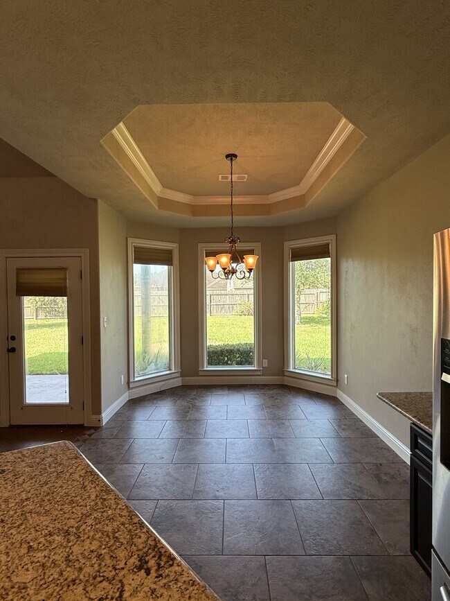 Building Photo - 6645 Jasper Cir
