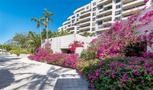 Building Photo - 151 Crandon Blvd