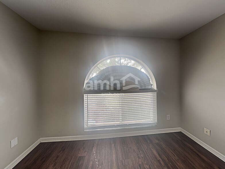 Building Photo - 1416 Wakefield Dr